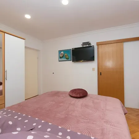 Apartment 2 *