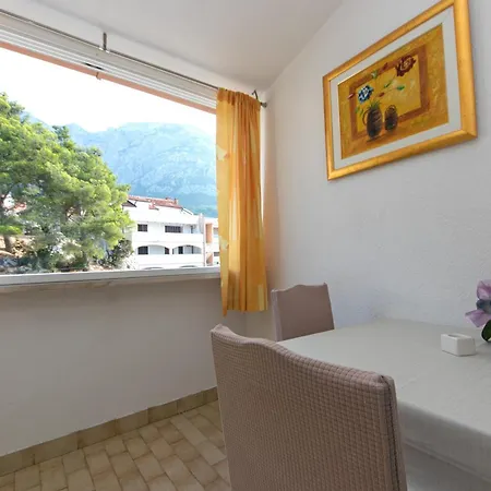 2 Makarska