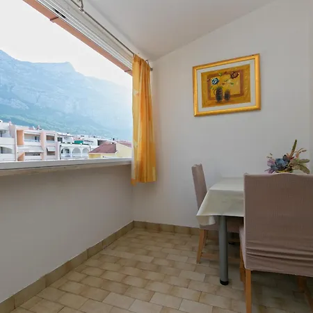 Apartment 2 *